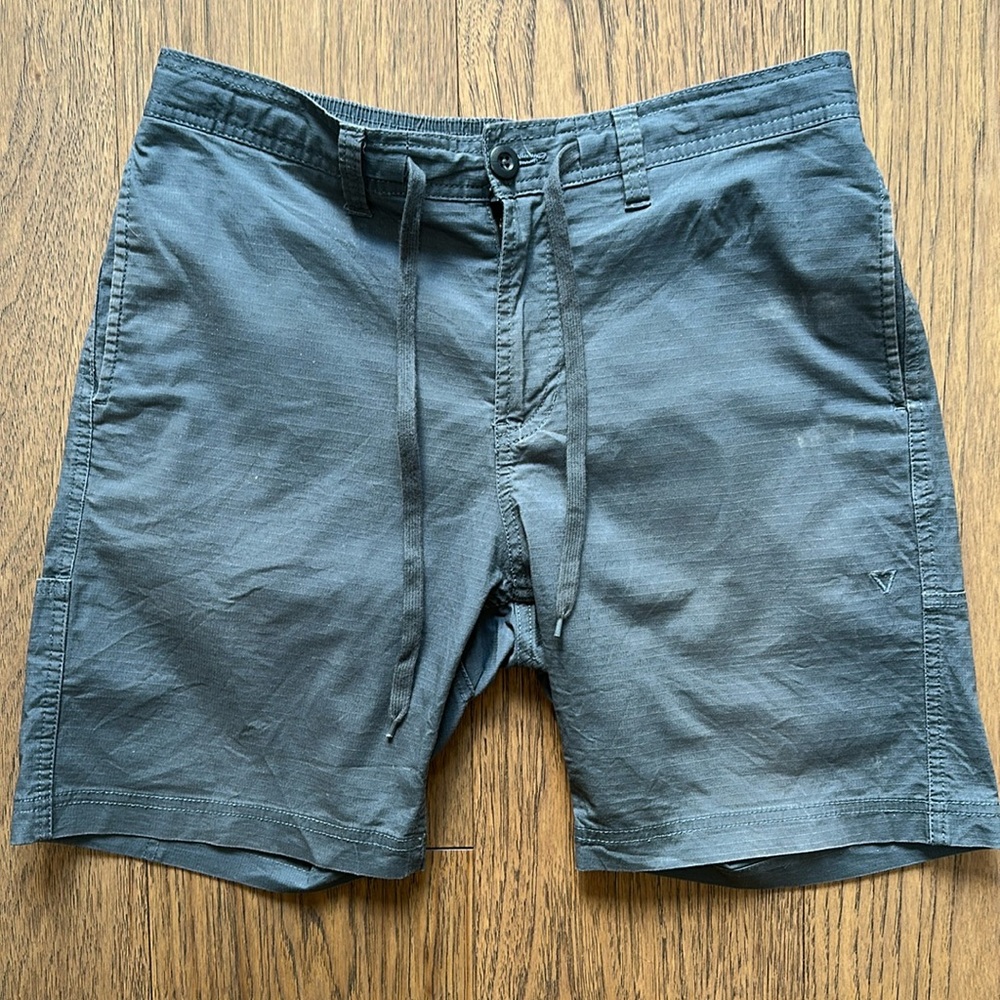 VISSLA The Wall Eco Chino Walk Shorts  Gray Size Small Great Condition